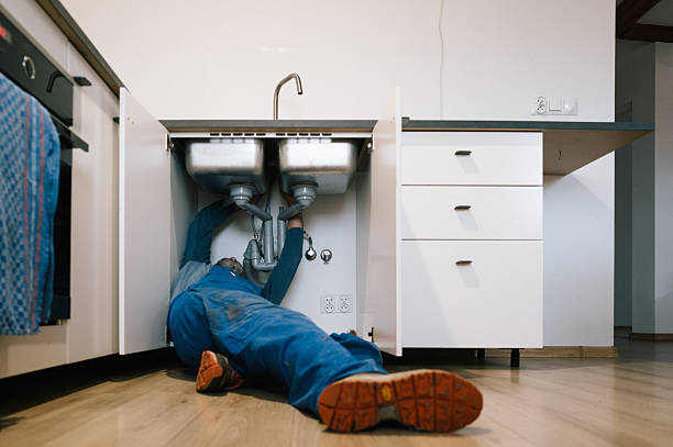 Professional Leak Detection technician working in Pleasantville, OH